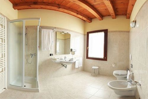 Hotel Villa Dei Carpini Одерцо Екстериор снимка