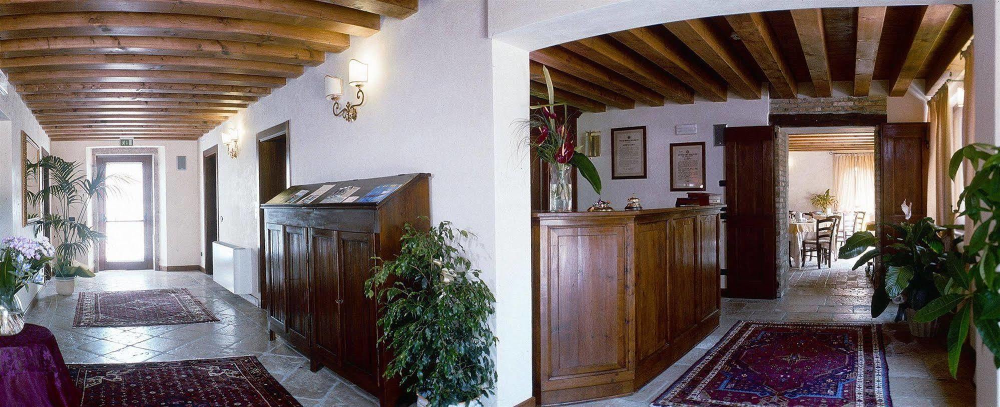 Hotel Villa Dei Carpini Одерцо Екстериор снимка